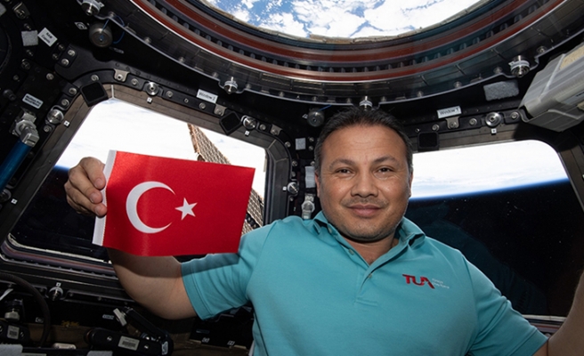 Astronot Gezeravcı'nın dünyaya dönüş yolculuğunun yarın 14.00'te başlaması planlanıyor