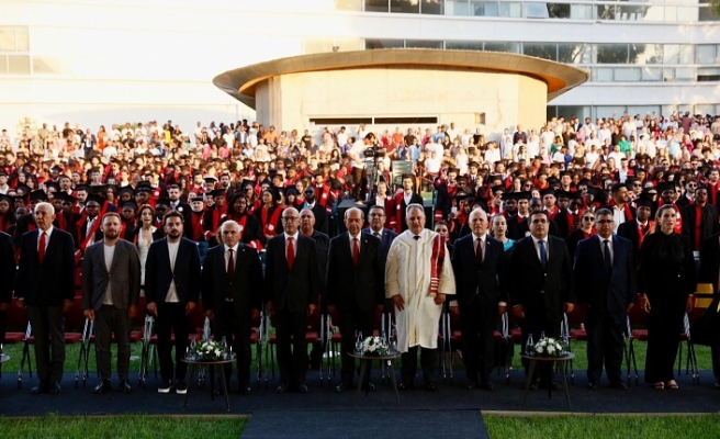 Tatar, Uluslararası Kıbrıs Üniversitesi’nin mezuniyet törenine katıldı