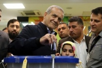 İran'daki cumhurbaşkanlığı seçiminde reformist aday Pezeşkiyan yüzde 42,3 ile önde