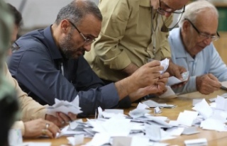 Seçime gölge düştü: İran’da oy sandıklarını...