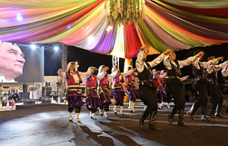 Uluslararası Halk Dansları Festivali’nde ekipler,...